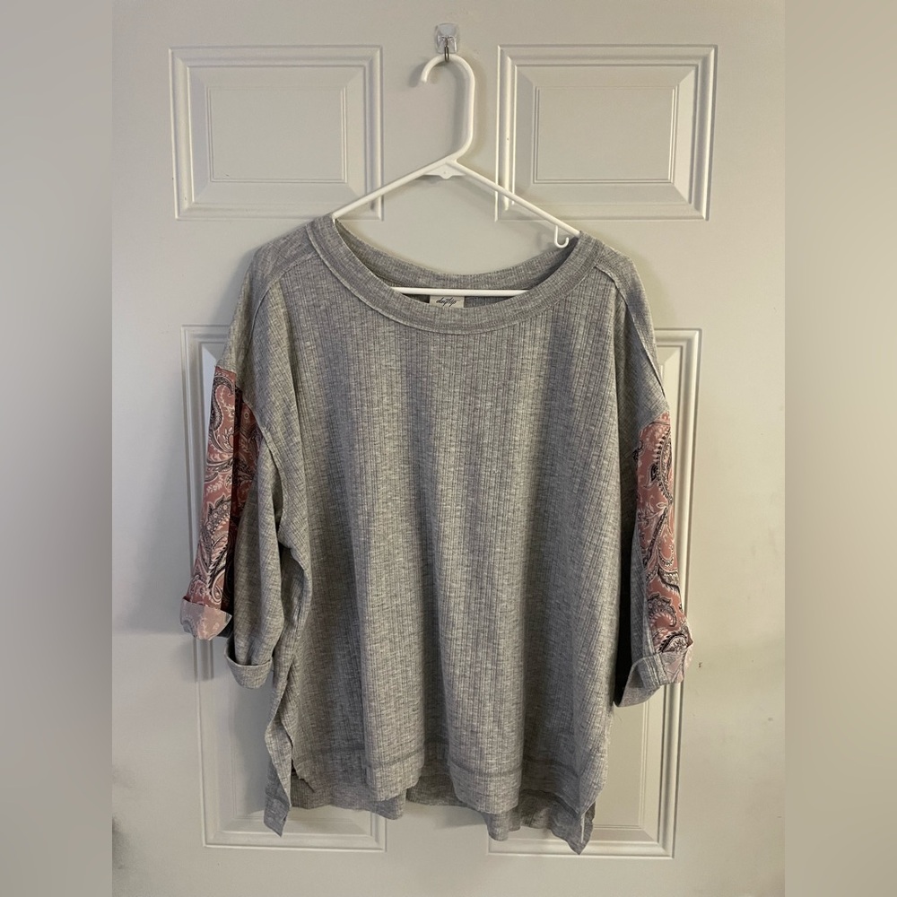 Large Daytrip Gray Top